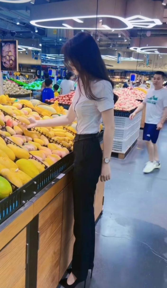 免费男女祼体性婬乱视频播放 界面截图